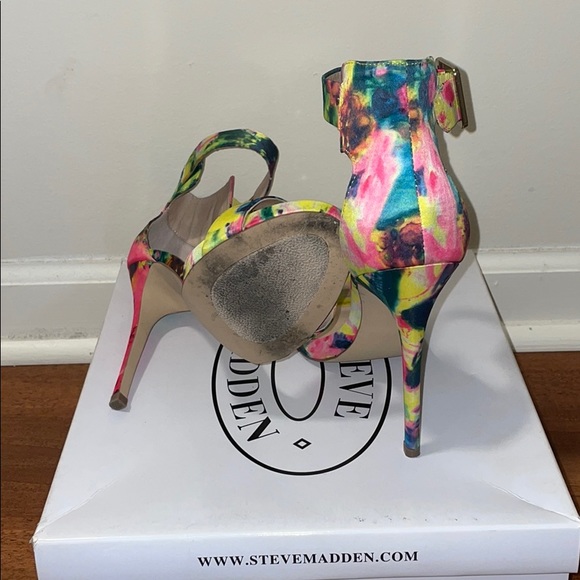 Steve Madden Heels - Picture 2 of 3